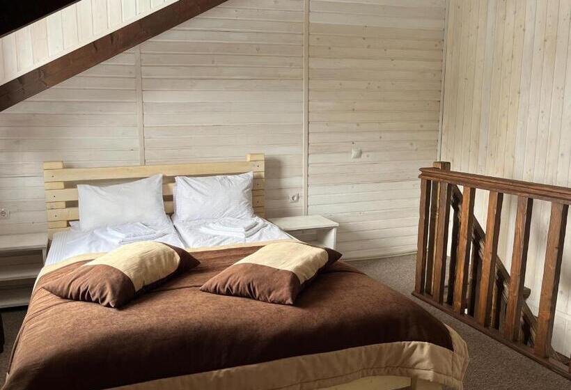 Family Suite, парк готель там, де гори..
