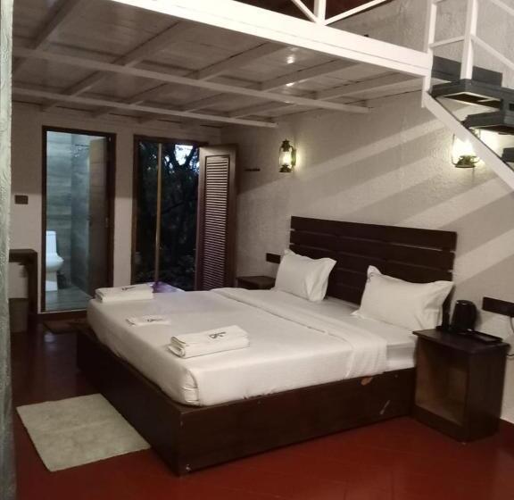 Семейный Номер, Jk Nature Stay Resorts