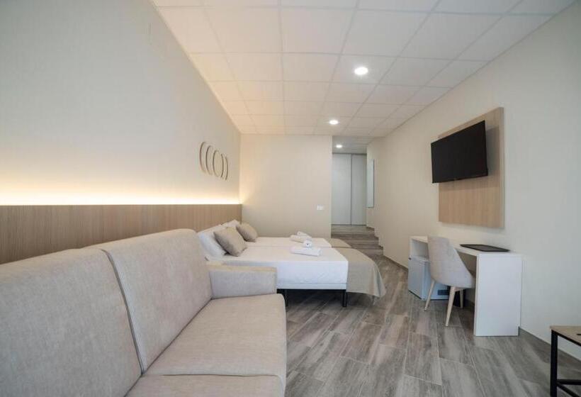 اتاق استاندارد چهار تخته, Hostal Altea Karma