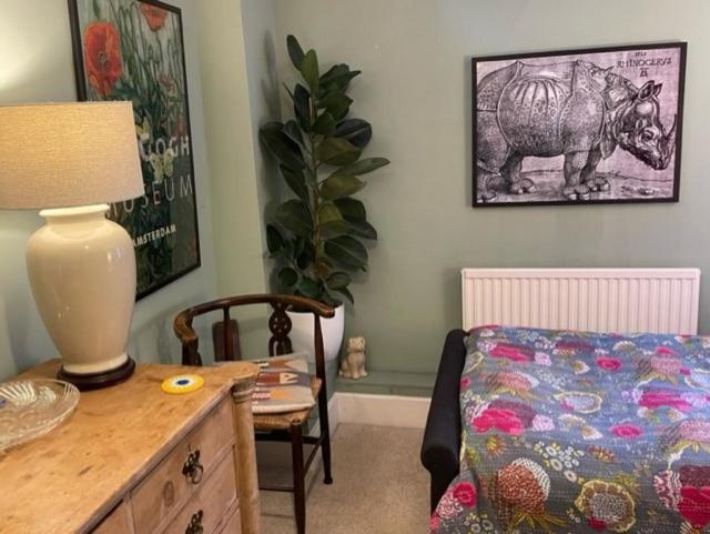 标准单人间, The Totnes Guest House. Upstairs At Zappa S