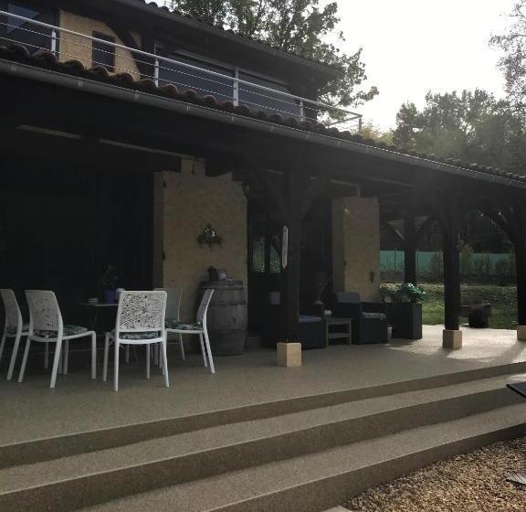 Номер Стандарт, B&b Perles De Montfort