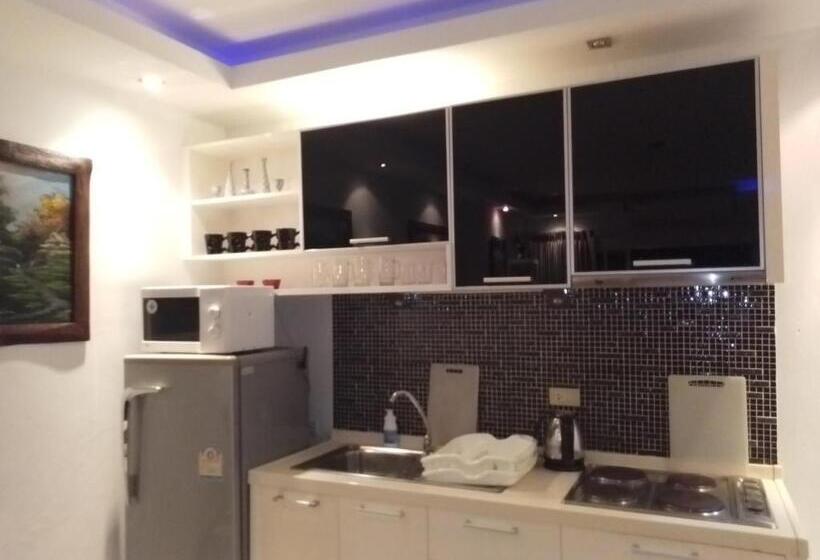 Студио Стандарт с Балконом, Apartments Sea View Wongamat Privacy Condo