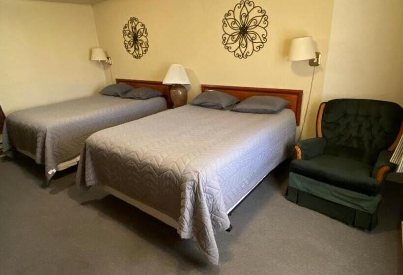 Номер Deluxe, The Willows Motel