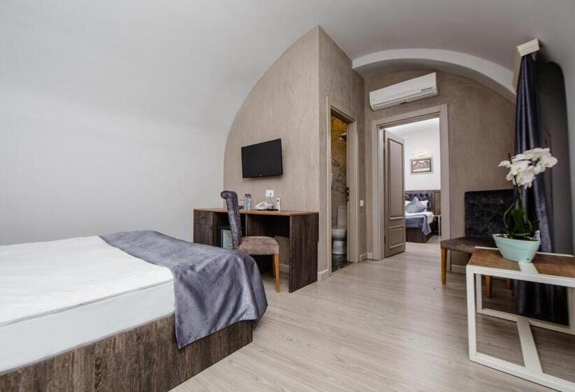 标准三人间, Passage Modern Hotel Baku