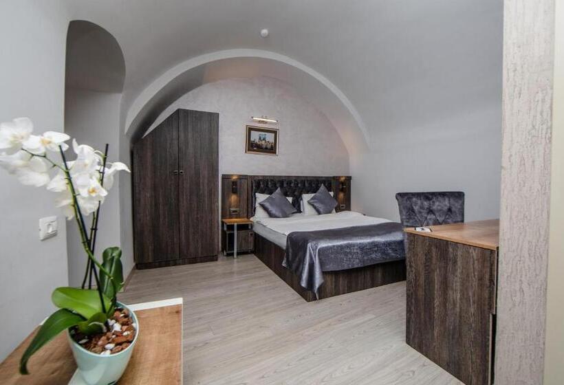 标准三人间, Passage Modern Hotel Baku