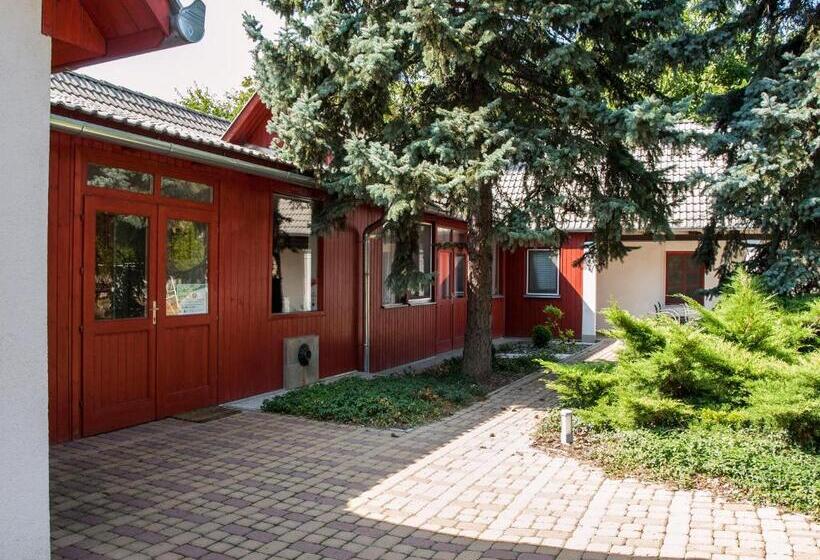 Номер Стандарт Вид на Сад, Dunai Gyöngy Vendégház
