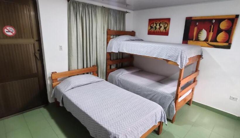 Семейный Номер, Sarie Bay Inn