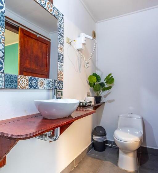 Трехместный Номер Superior, La Casona Eco Lodge Tortuguero