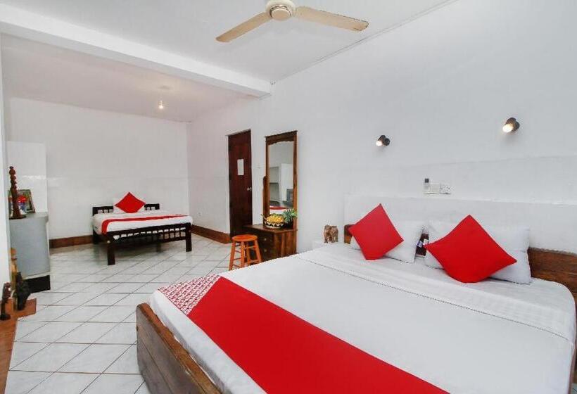 Номер Стандарт Трехместный, Sunny S Guest House Akurala