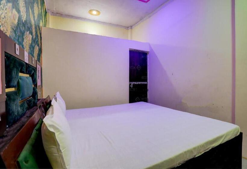Номер Стандарт, Oyo Classic Hotel And Resturent