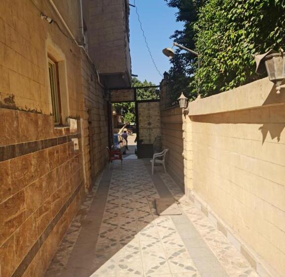 اتاق استاندارد با چشم‌انداز باغ, Happy Pyramids Inn