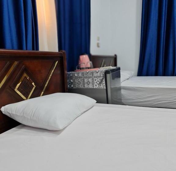 اتاق استاندارد با چشم‌انداز باغ, Happy Pyramids Inn