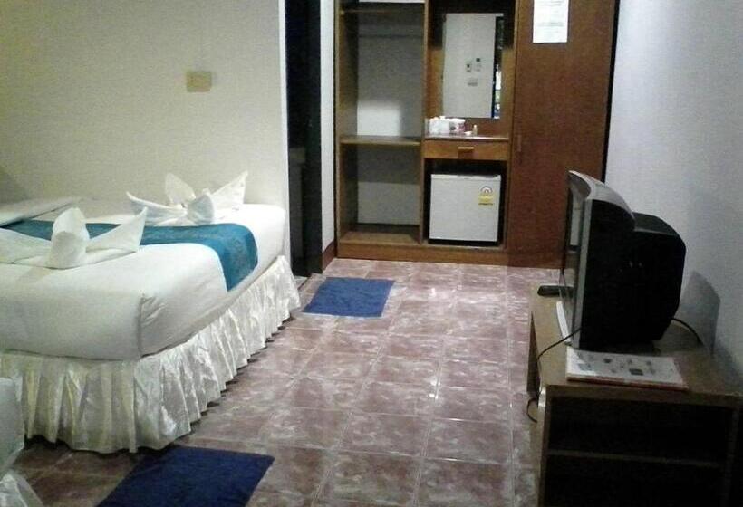 Номер Стандарт Трехместный, Lanta Long Beach Hostel