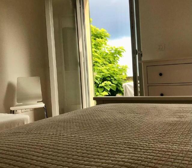 Номер Стандарт, Affittacamere St Roch   Colazione, Bagno Annesso E Giardino   La Spezia