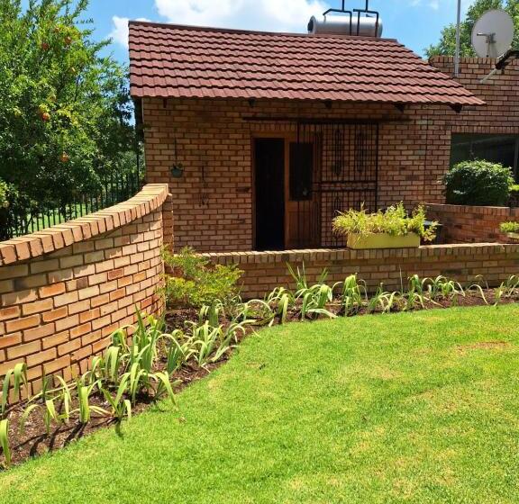 اتاق استاندارد با چشم‌انداز باغ, Woodpecker Bachelor Cottage