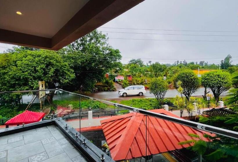 带大床的套房, Gulmohar Resort & Spa