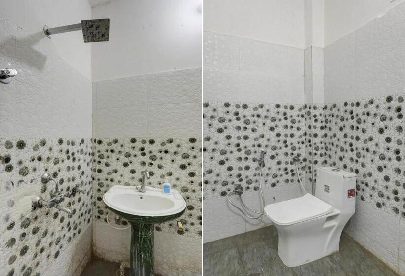 Трехместный Номер Классика, Oyo The Grand Soron