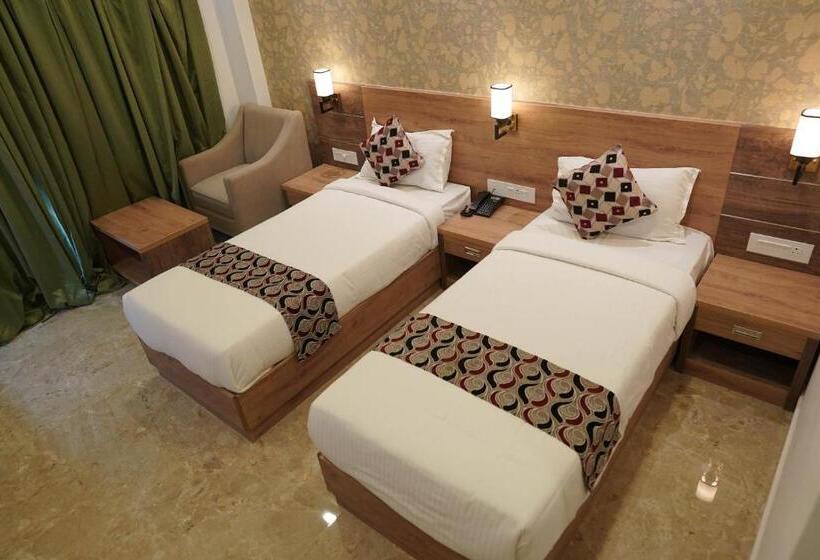 디럭스 룸, Vkj Inn Aluva