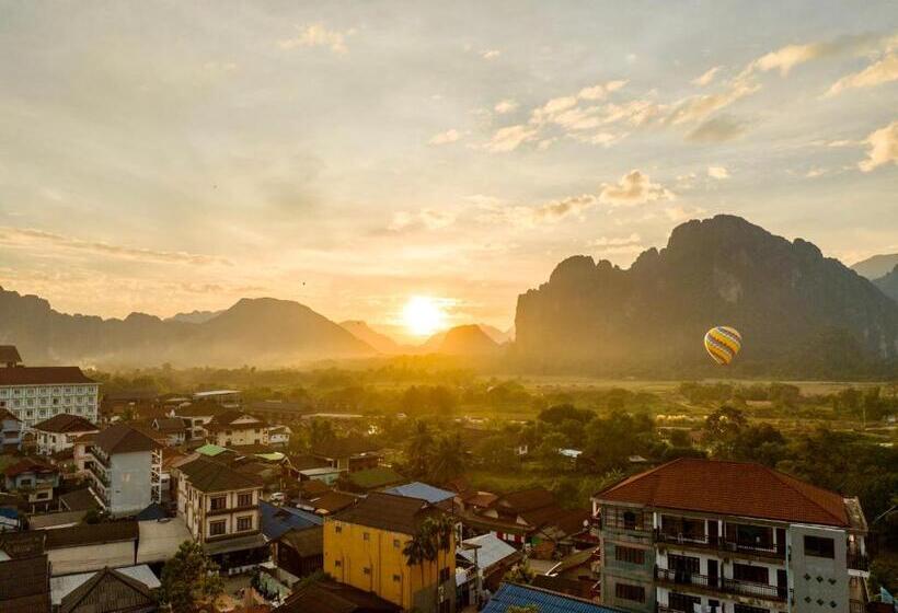 اتاق استاندارد با چشم‌انداز کوهستان, Easy Go Backpacker Hostel