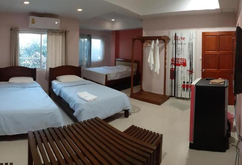 Семейный Номер Deluxe, โรงแรมบ้านสุวรรณา Baansuwanna