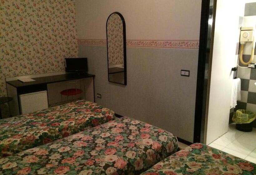 Трехместный Номер Deluxe, Letizia