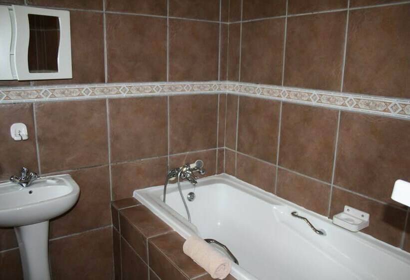 Семейный Номер, O Hannas B&b And Self Catering