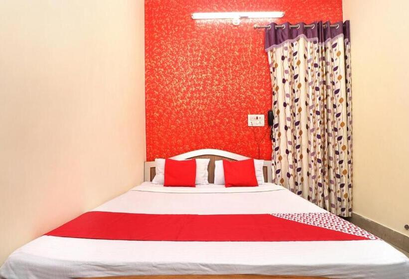 Трехместный Номер Классика, Oyo Hotel Flourish