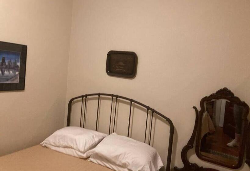 اتاق استاندارد, Private Room With Shared Bathroom In Lakeview   2c