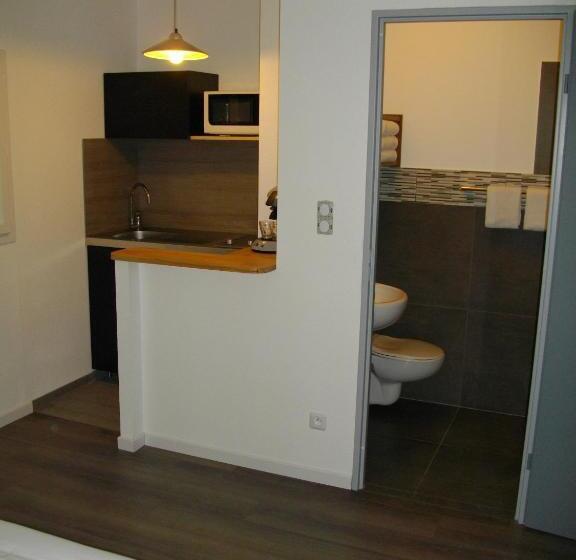 Студия Стандарт, Appart Hotel Residella House Room & Kitchen Avignon Le Pontet