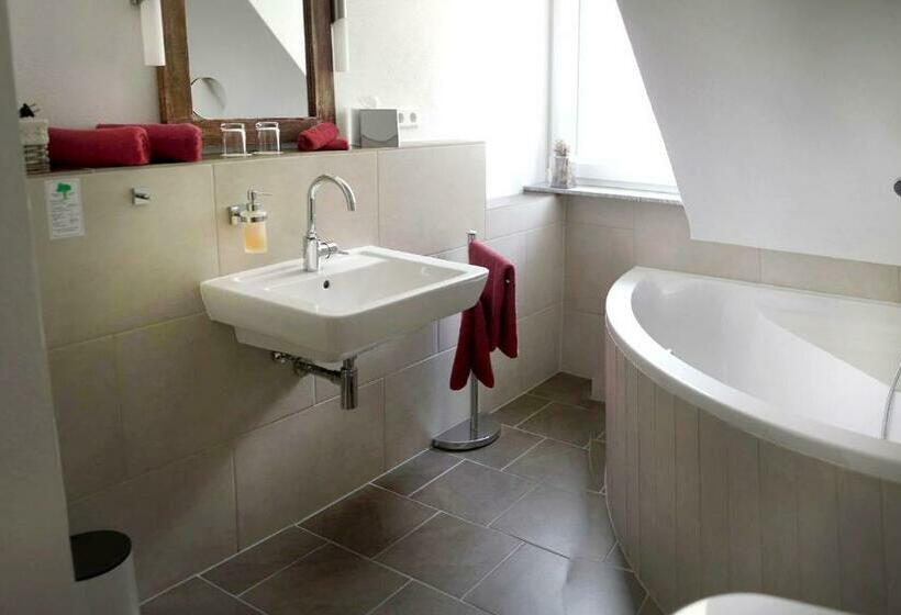 Четырехместный Номер Стандарт, Pension & Seminarhaus Haus Am Fluss