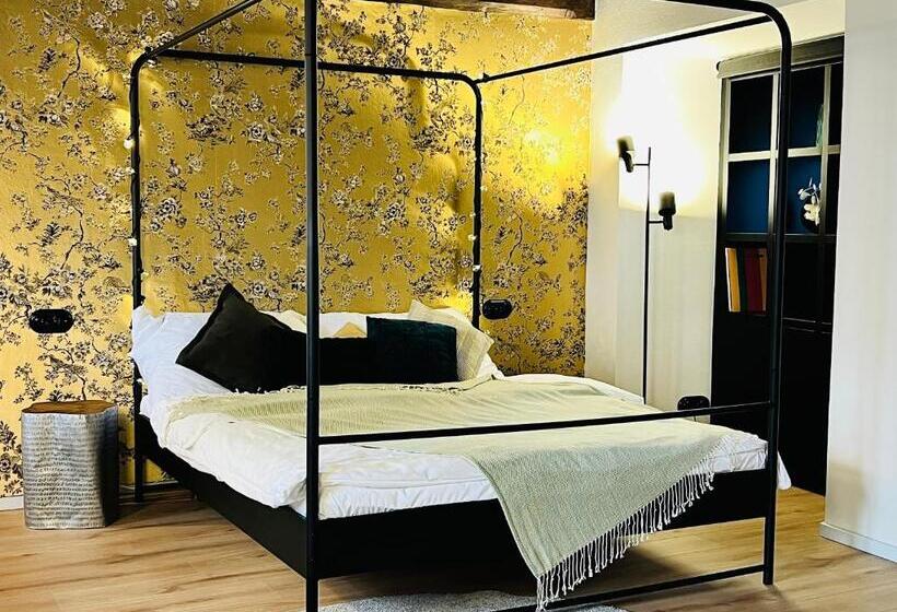 سوییت لوکس, Pension Mono   Deluxe   Adults Only