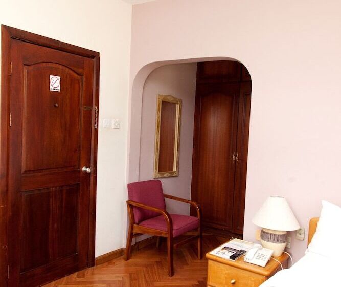 스탠다드 룸, Mahogany Lodge, Cantonments