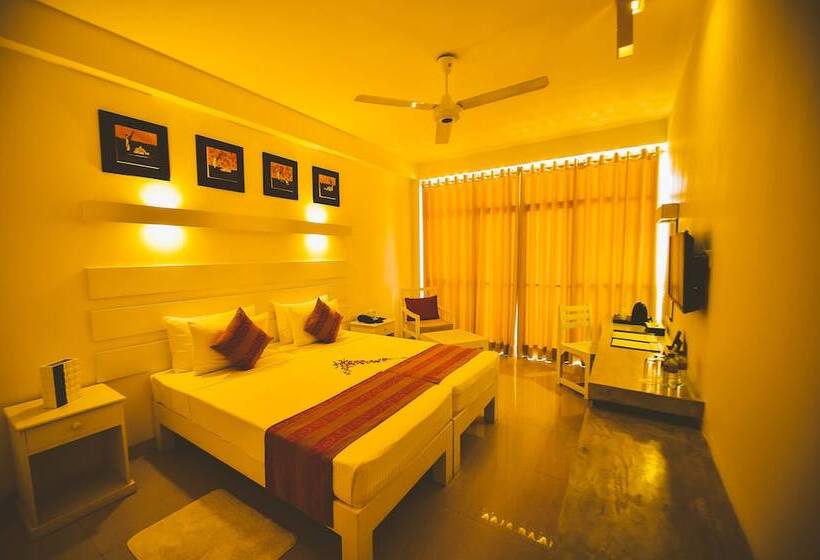 Deluxe Room City View, Beacon Beach Hotel Negombo