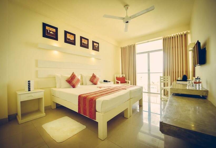 Номер Deluxe Вид на Город, Beacon Beach Hotel Negombo