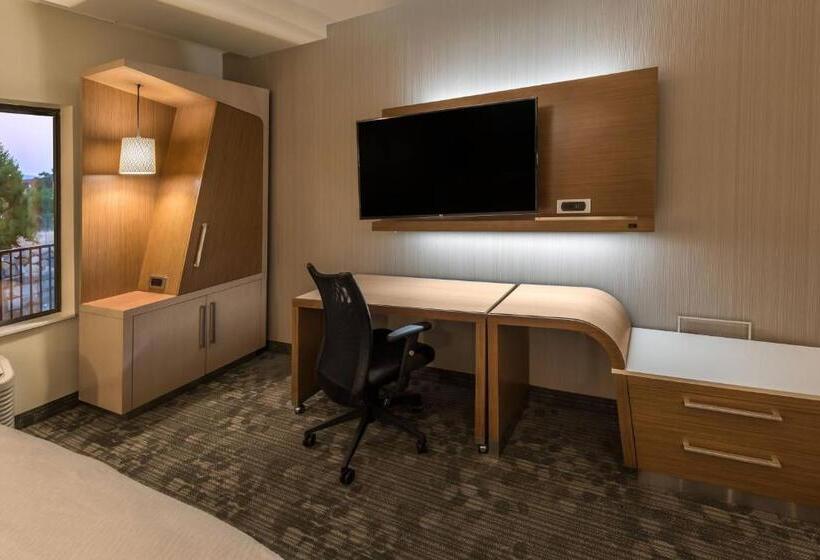 اتاق استاندارد با تخت بزرگ برای معلولان, Courtyard By Marriott Reno Downtown/riverfront