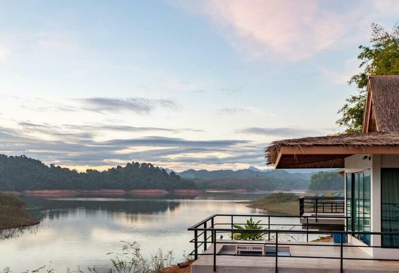 Бунгало Superior, The Sanctuary Nam Ngum Beach Resort