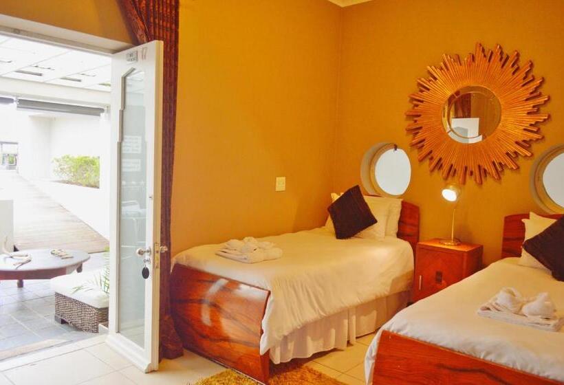 Family Suite, On The Estuary