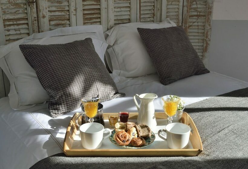 غرفة قياسية ثلاثية مزودة بتراس, B&b Villa Du Roc Fleuri