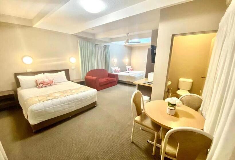 디럭스 패밀리 룸, Apollo Motel Parkes