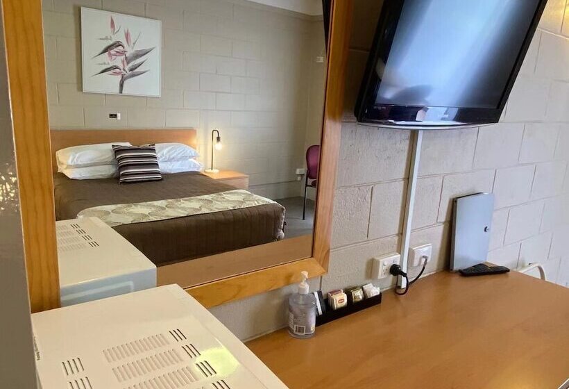 디럭스 트리플 룸, Apollo Motel Parkes