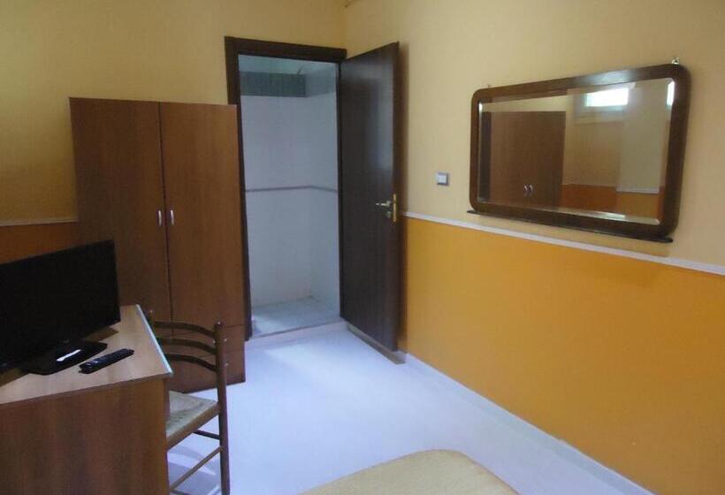 اتاق استاندارد یک نفره, Gorizia
