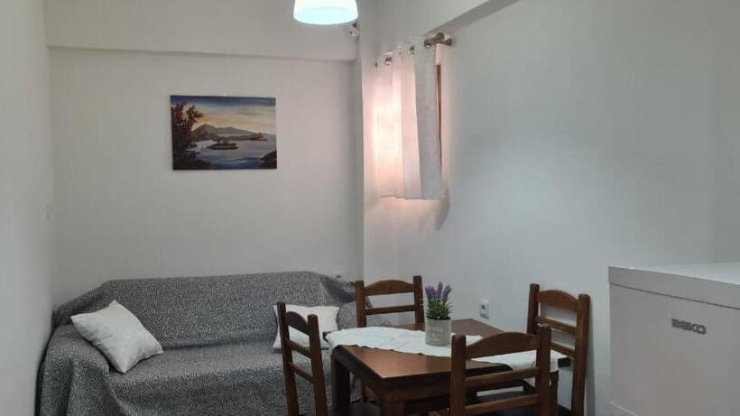 带2个卧室带海景的公寓, Apart Hotel Llazari