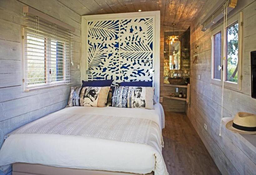 Номер Стандарт, Sous Les Platanes B&b