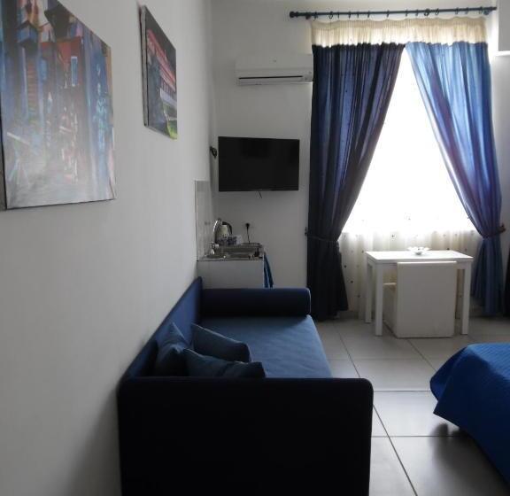 اتاق استاندارد چهار تخته, Megaride Santa Lucia