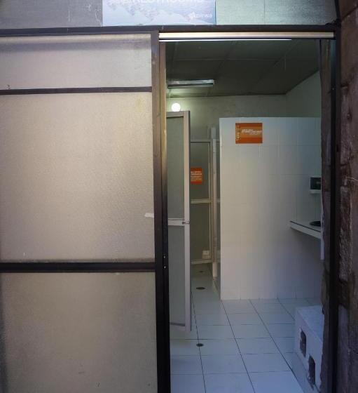 חדר אקונומי, Pirwa Backpackers Colonial