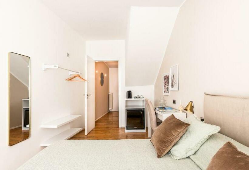 اتاق لوکس خانوادگی, Moncada Suites & Apartments