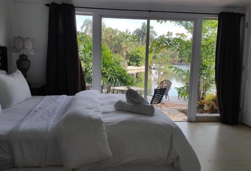 プレミアムルーム, The Cabanas Guesthouse & Spa   Gay Resort Catering To Gay Men