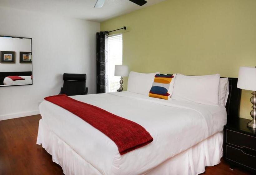 スイート, The Cabanas Guesthouse & Spa   Gay Resort Catering To Gay Men