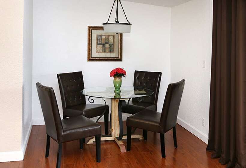 Suite 2 Dormitoris, The Cabanas Guesthouse & Spa   Gay Resort Catering To Gay Men