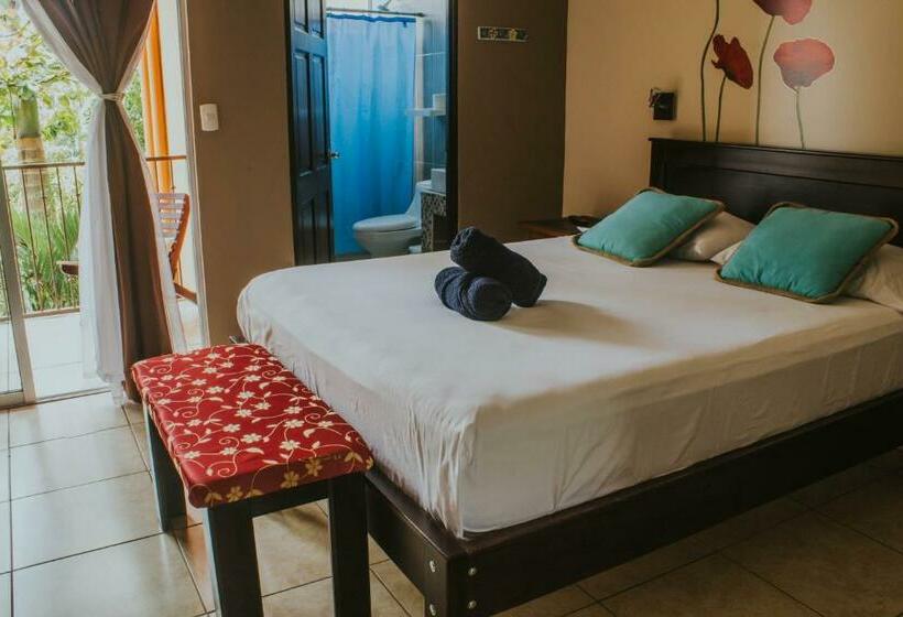 Номер Стандарт с Балконом, Casa De Lis Hotel & Tourist Info Centre